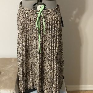 NWT Pleated Animal Print Skirt